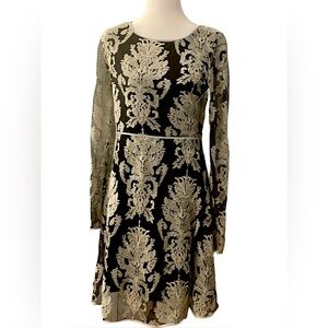 NWT Chelsea & Violet White Lace Net/Black Lining Midi Size Small Dress